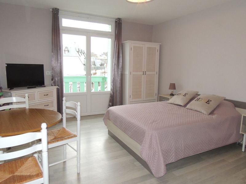 Le-Cassigny-21-Bagnoles