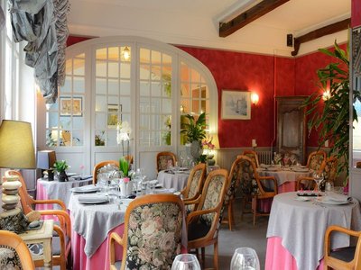 hotel-le-dauphin-Sees