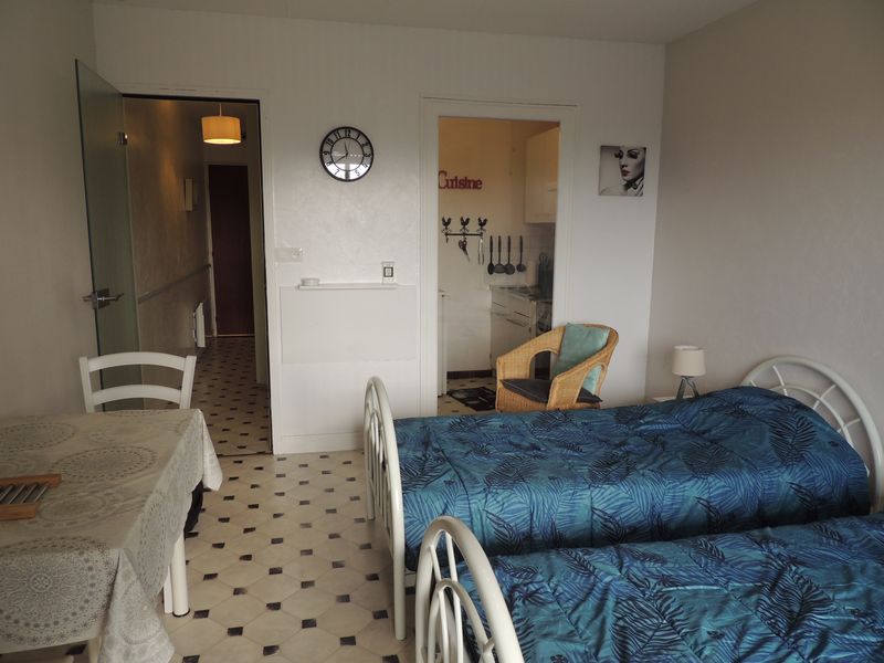 Le-Regent-12Bis-Bagnoles