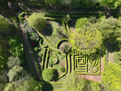 Jardin du château - Le Champ de la Pierre