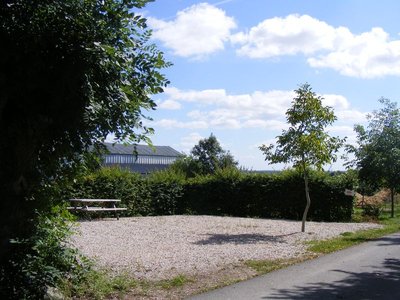 Aire-de-stationnement-camping-car-la-croix-blanche-vimoutiers