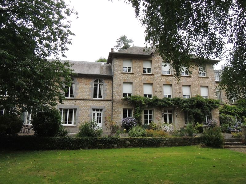 The-West-Wing-Juvigny