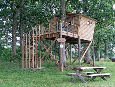 La-Cabane-des-Bois-Athis