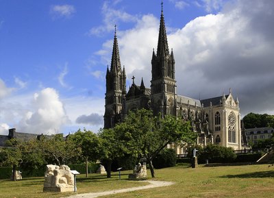 Basilique Notre-Dame de Montligeon dans le Perche