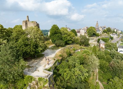 Vue sur la cité médiévale de Domfront-en-Poiraie